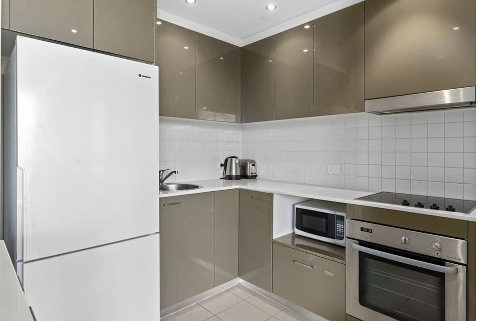 Apartment, Lake View | Private kitchen | Electric kettle