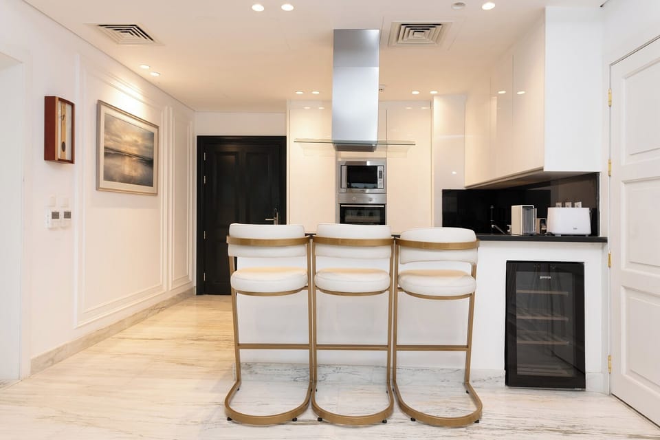 Classic Apartment | In-room dining