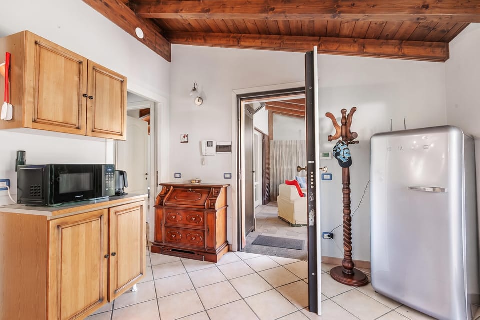 Family Apartment, 1 Bedroom, Microwave (Casa Rolè, Lake Maggiore Patio House) | Interior