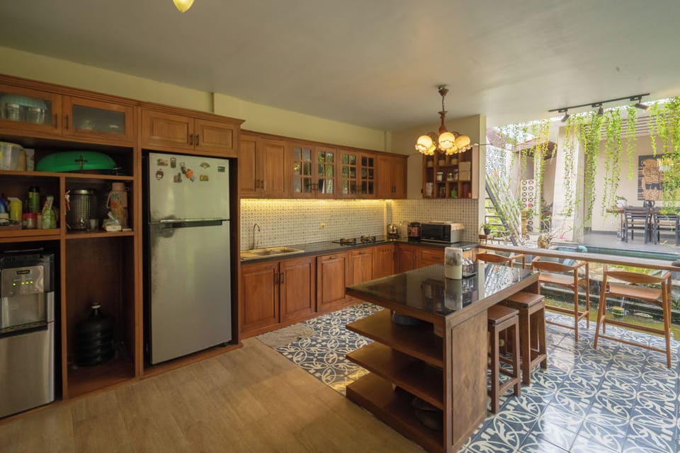 Classic Villa, 3 Bedrooms, Kitchen, Courtyard Area | Private kitchen | Fridge, microwave, stovetop, electric kettle
