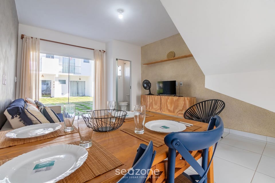 Basic Apartment | Living area