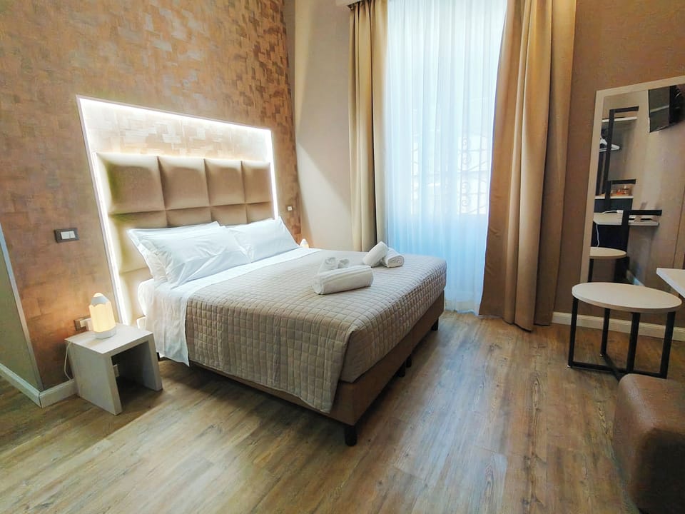Deluxe Double or Twin Room, City View | Hypo-allergenic bedding, down comforters, in-room safe, desk