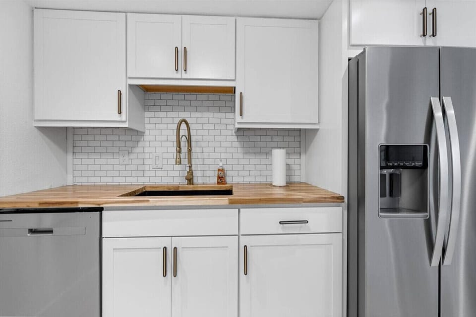 House, 2 Bedrooms, Pets Allowed | Private kitchen