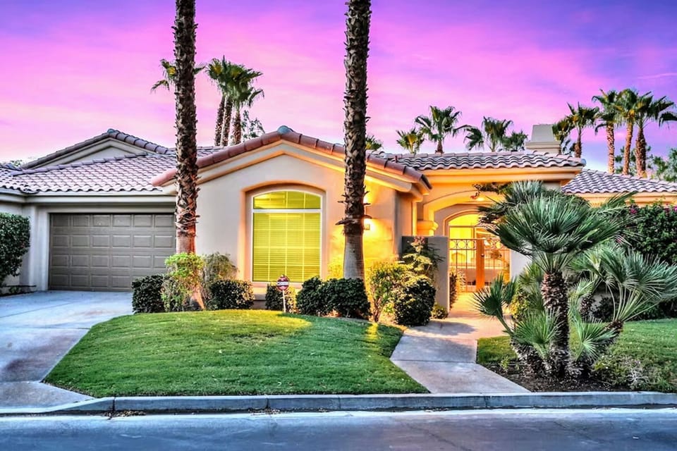 House | 5 bedrooms, high-speed internet