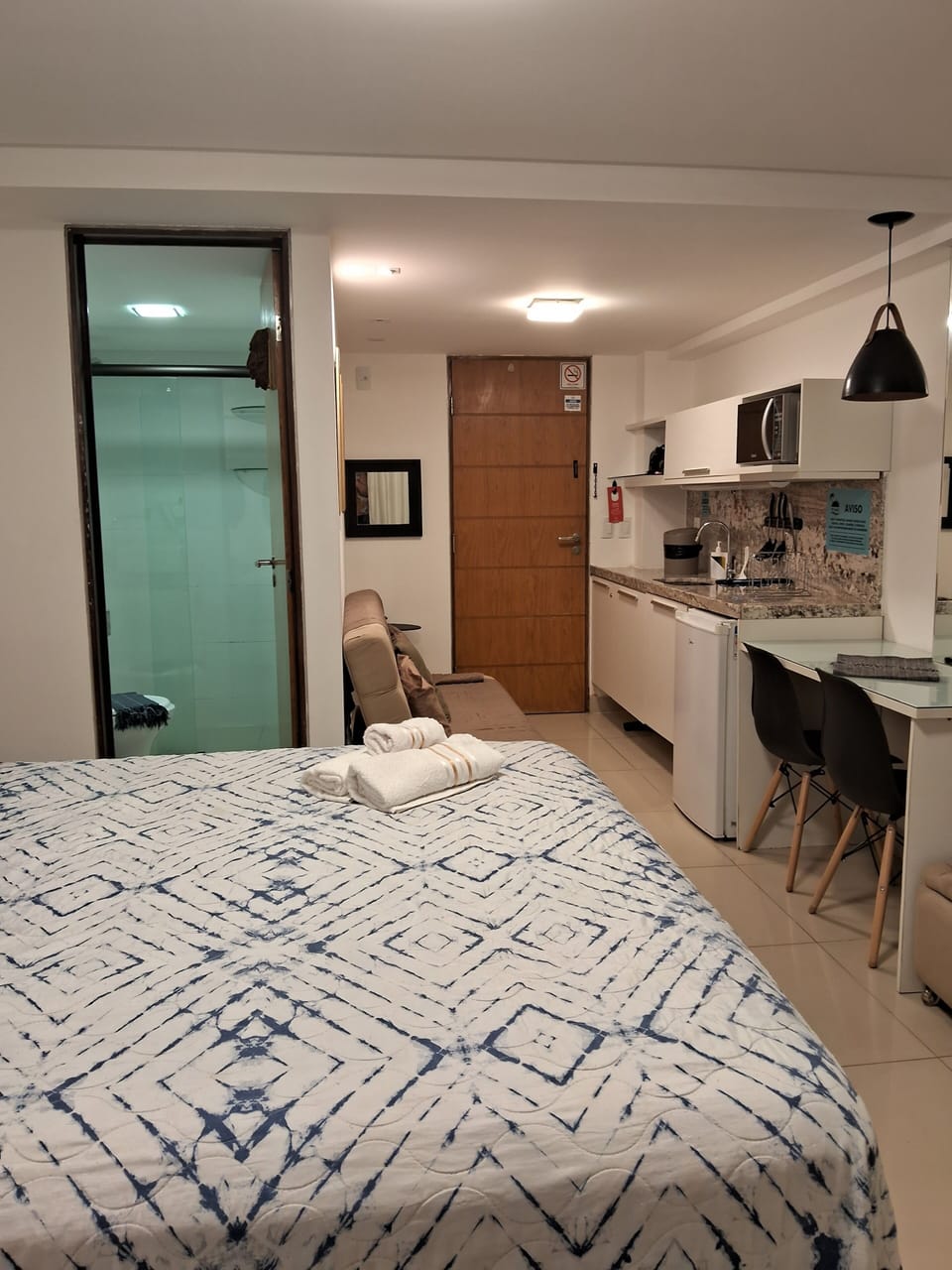 Iron/ironing board, WiFi (free)