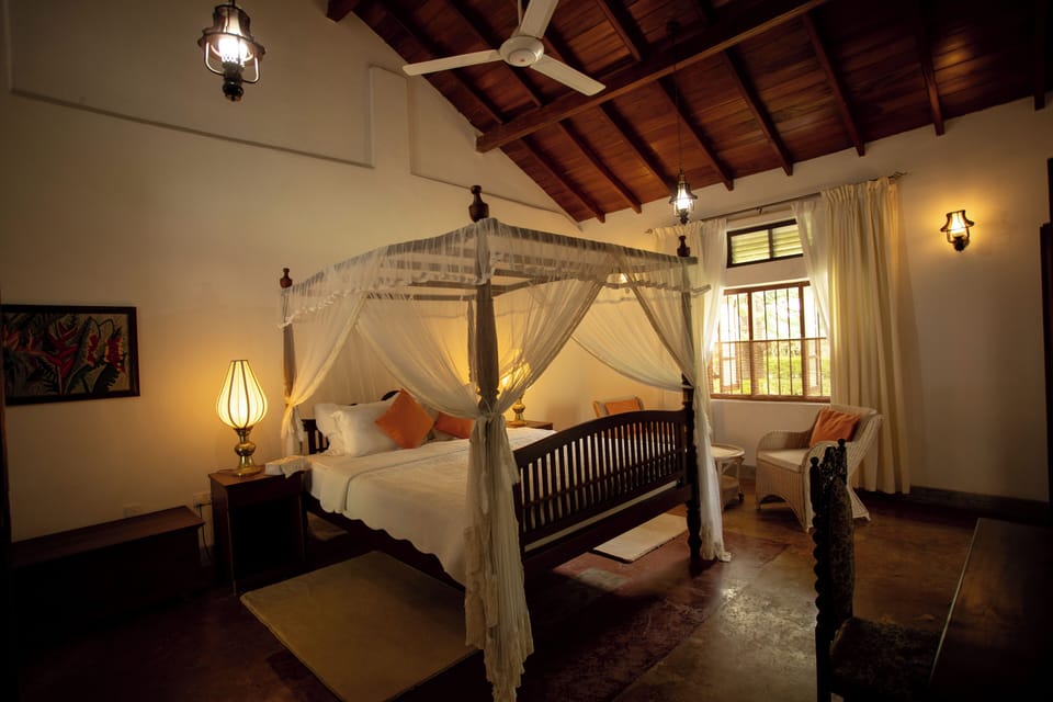 Superior Suite | Desk, laptop workspace, free WiFi, bed sheets