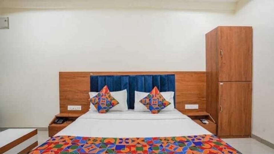Deluxe Room, City View