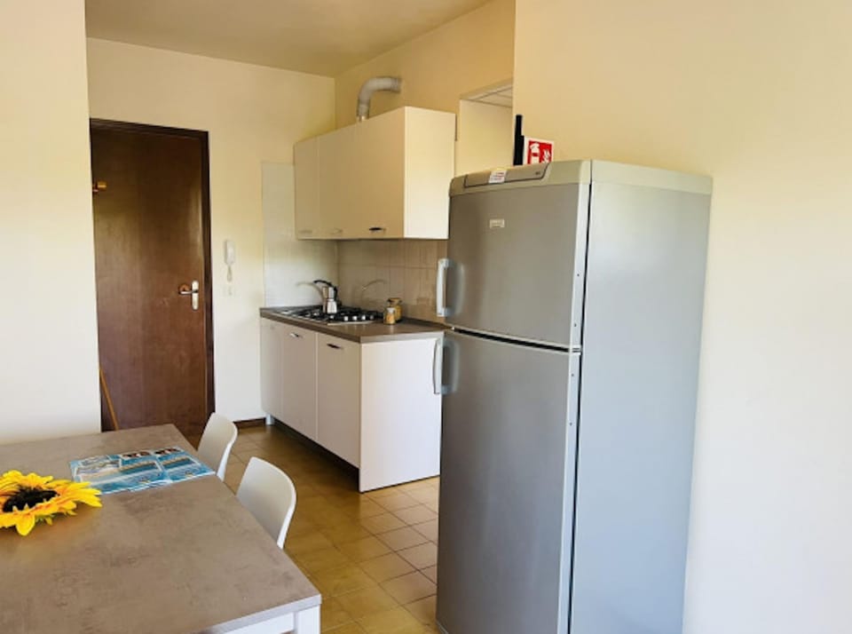 Apartment, 2 Bedrooms, Balcony, Pool View | Interior