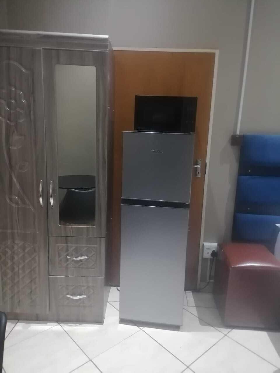 Double Room, Balcony, City View | Living area