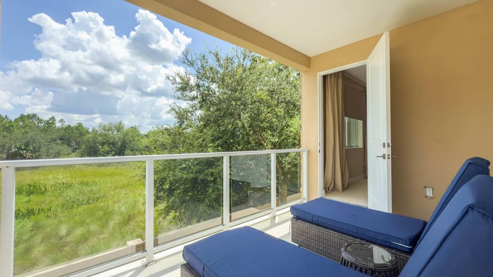House | 4 bedrooms, desk, high-speed internet