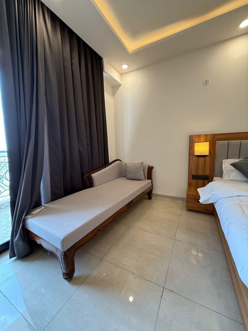 Deluxe Studio Suite | Free WiFi