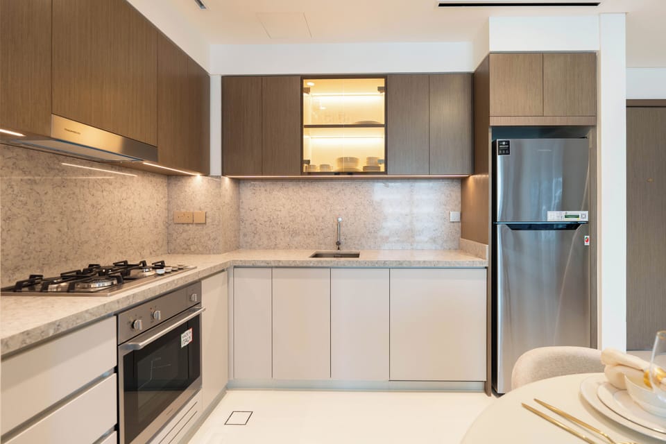 Deluxe Apartment, Balcony, Sea View | Private kitchen | Full-size fridge, microwave, oven, stovetop