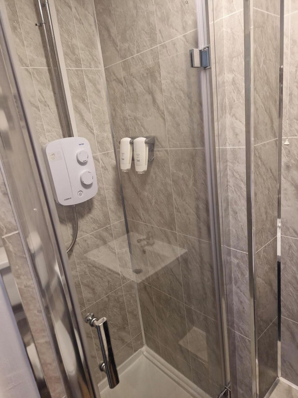 Twin Room | Bathroom