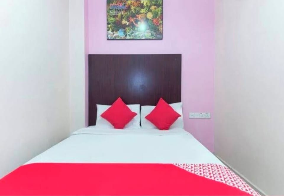 Basic Room | Desk, laptop workspace, free WiFi