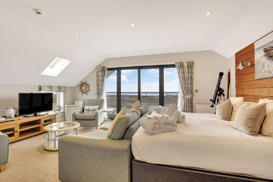 Deluxe Double Room, Balcony, Sea View | WiFi (free)