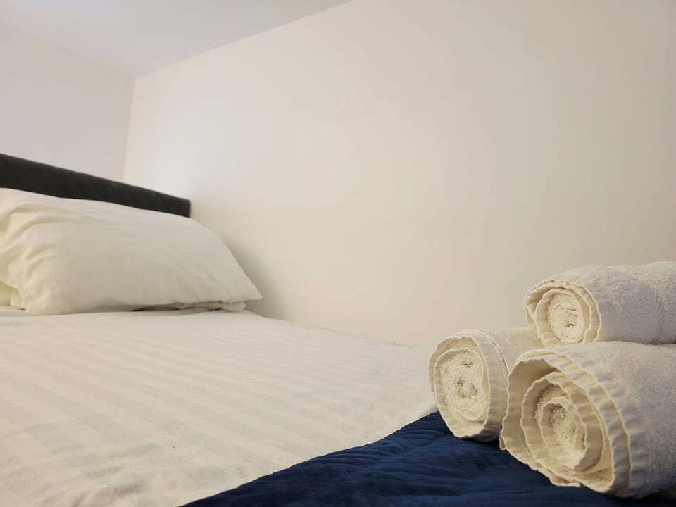 1 bedroom, WiFi (free), bed sheets