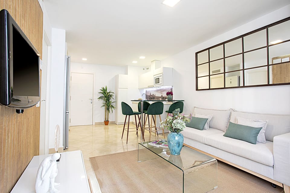 Apartment (1 Bedroom) | Living room | TV