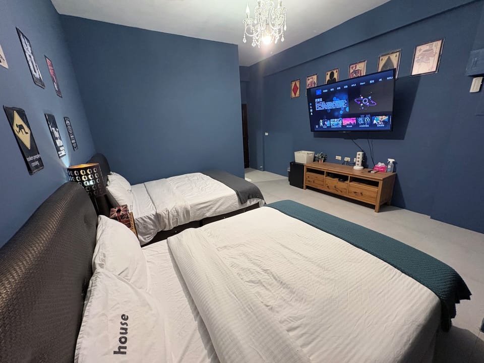 Family Quadruple Room | Premium bedding, blackout drapes, WiFi (free), individually decorated