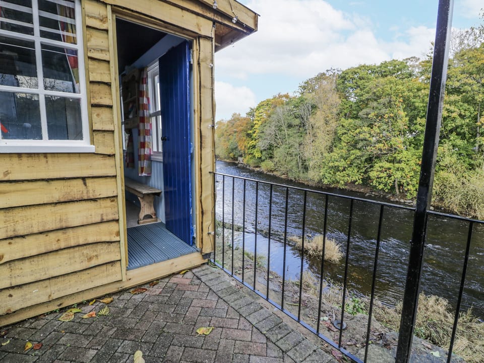 Cottage | Property grounds