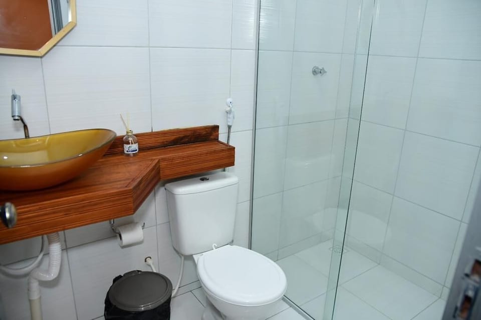 Standard Double Room | Bathroom | Shower, towels, toilet paper