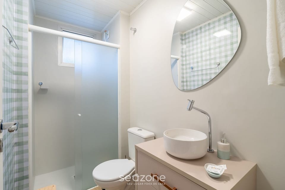 Basic Apartment | Bathroom