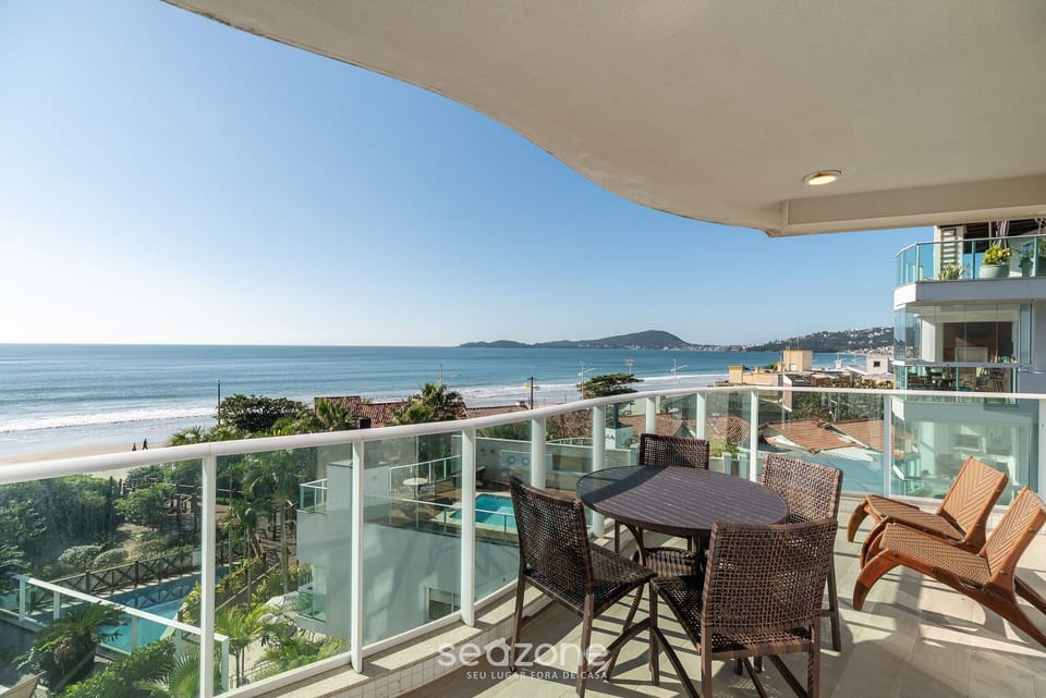 Basic Apartment | Outdoor dining