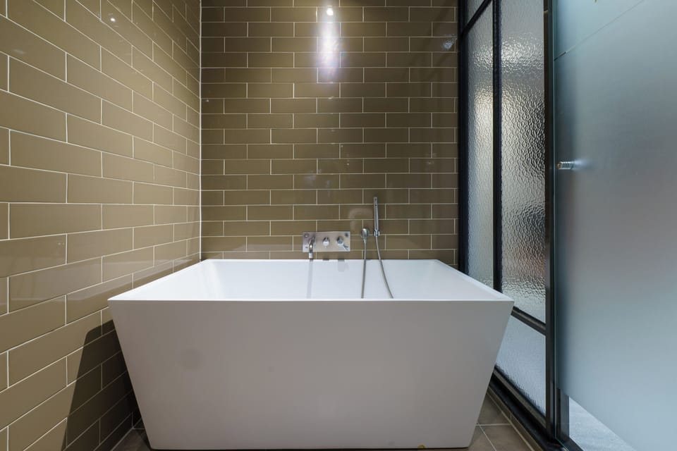 Double Room | Laptop workspace, free WiFi