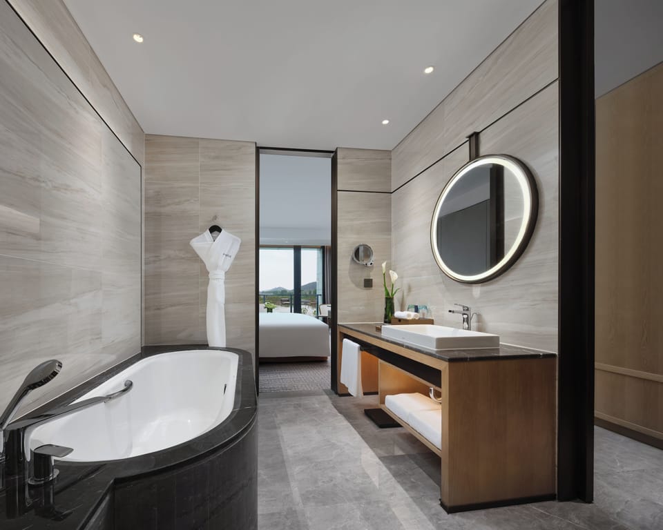 Superior Double Room, Courtyard View | Bathroom | Free toiletries, hair dryer, slippers, towels