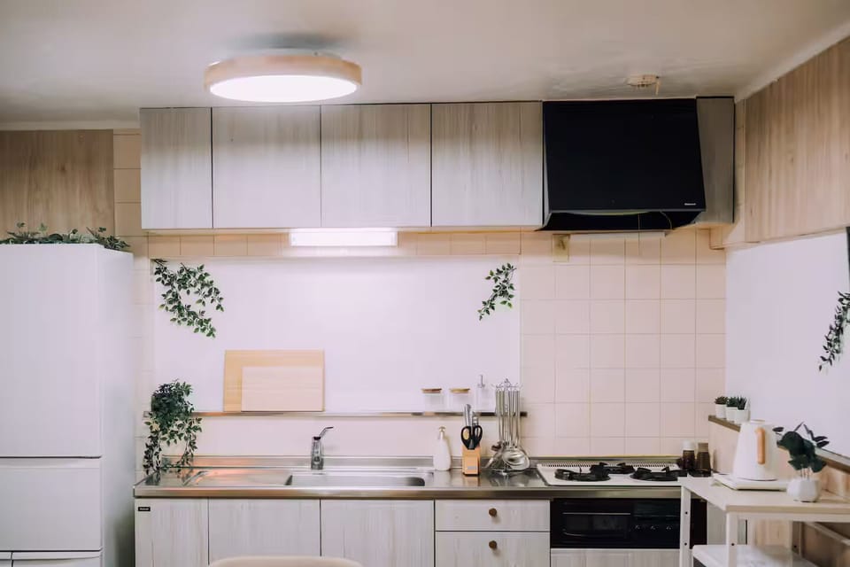 House, Non Smoking | Private kitchen | Full-size fridge, microwave, stovetop, highchair