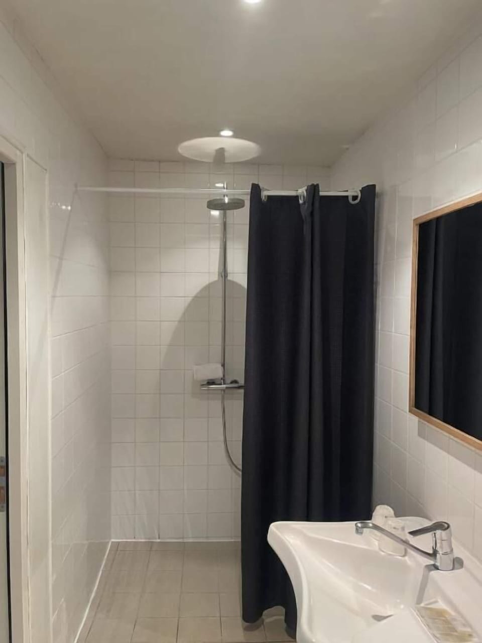 Double Room, 1 Double Bed, Ground Floor | Bathroom | Hair dryer, towels, soap, toilet paper