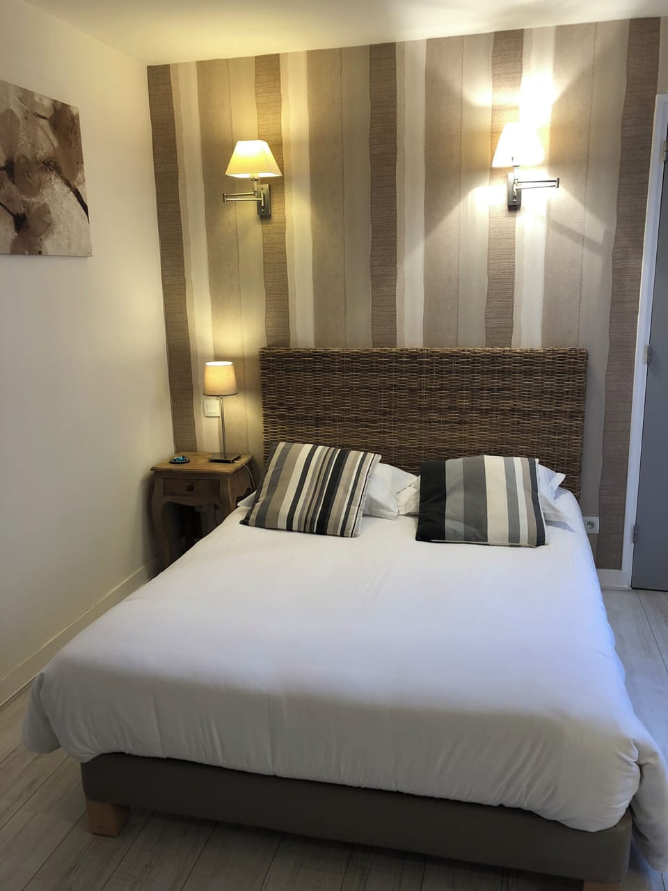 Standard Double Room | Free WiFi, bed sheets