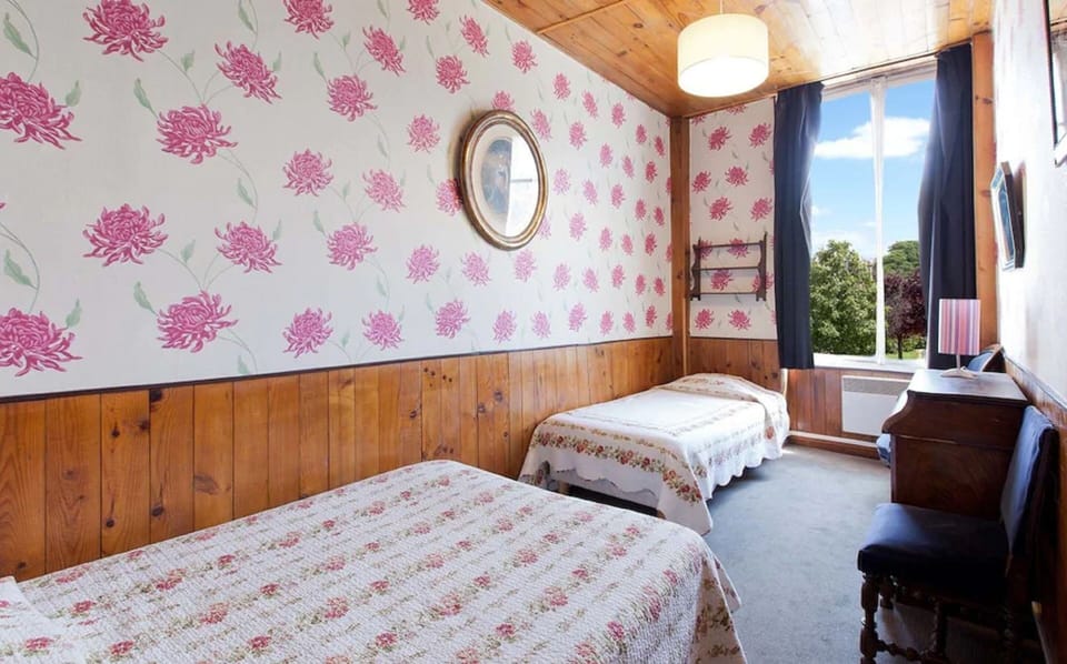 Triple Room | In-room safe, individually decorated, individually furnished, desk