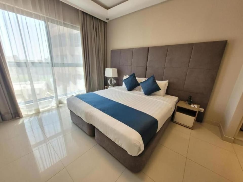 WiFi (free), bed sheets