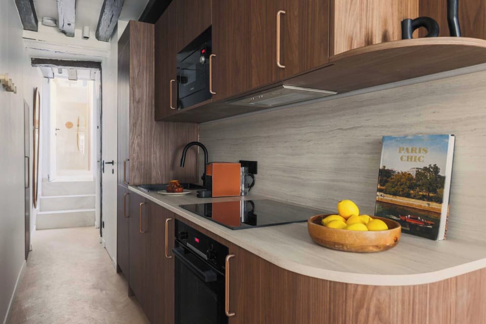 Apartment | Private kitchen | Fridge, microwave, oven, stovetop