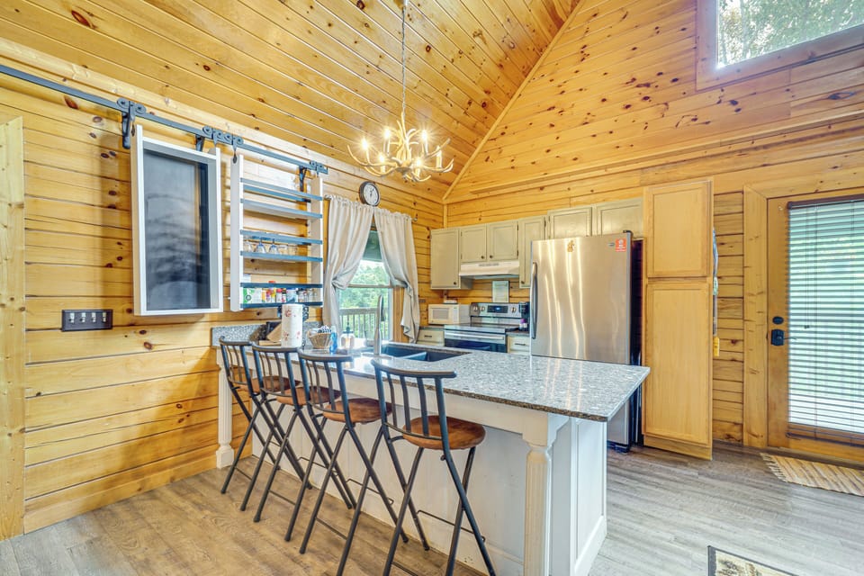 House (2 Bedrooms) | Interior