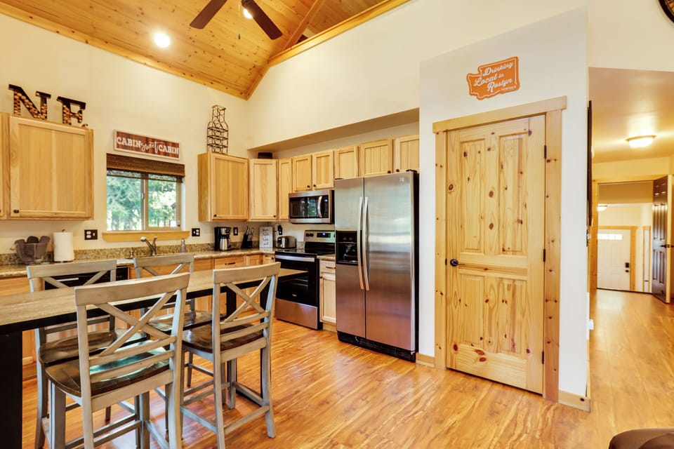 House (3 Bedrooms) | Interior