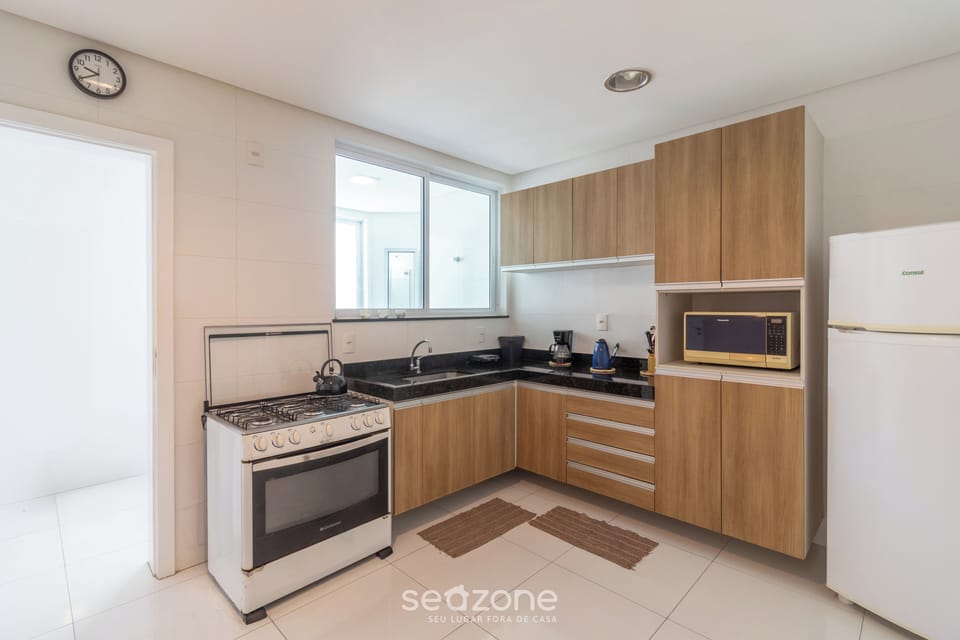 Basic Apartment | Private kitchen | Cookware/dishes/utensils