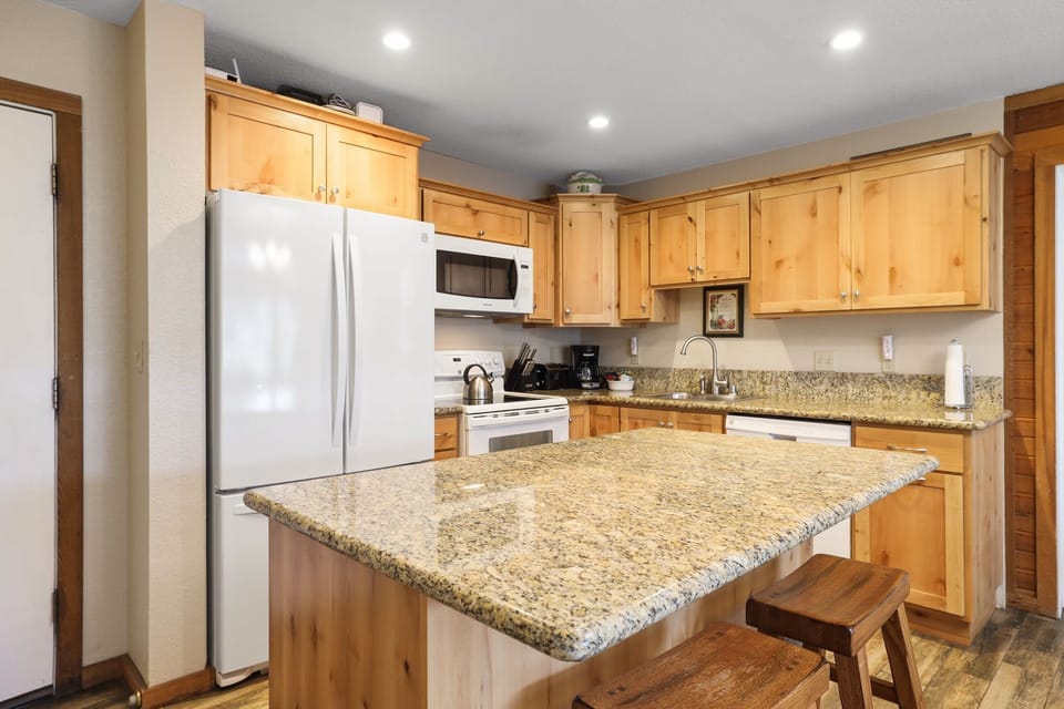 Condo, 2 Bedrooms | Private kitchen | Fridge, coffee/tea maker