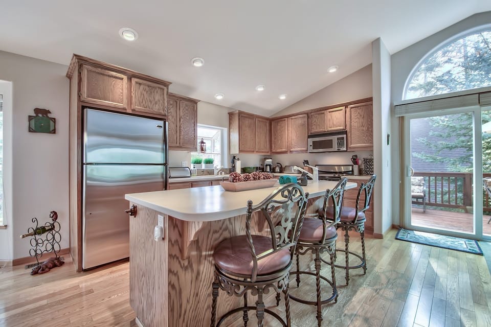 House, 3 Bedrooms | Private kitchen | Fridge, oven, stovetop, coffee/tea maker