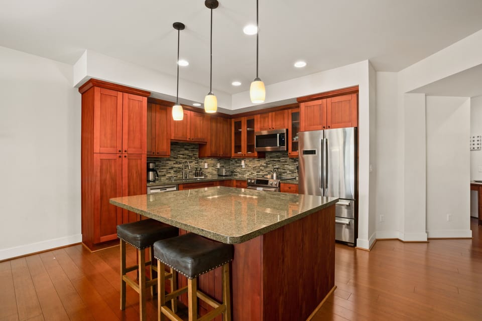 Condo, 3 Bedrooms | Private kitchen | Fridge, oven, coffee/tea maker, toaster
