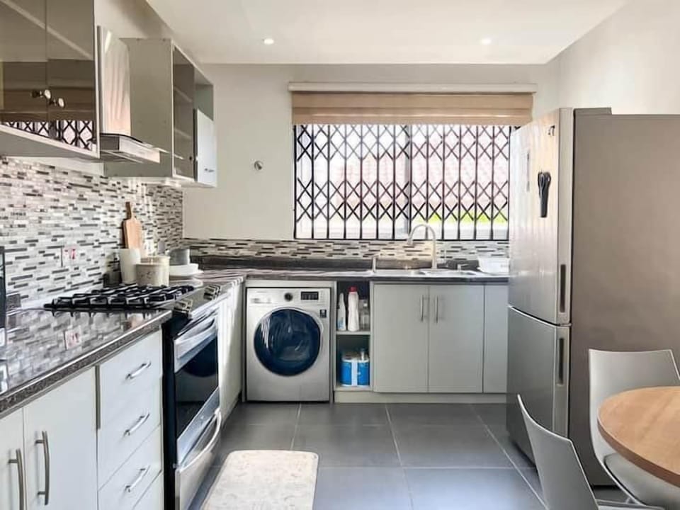 Standard Apartment, 2 Bedrooms | Private kitchen | Cookware/dishes/utensils