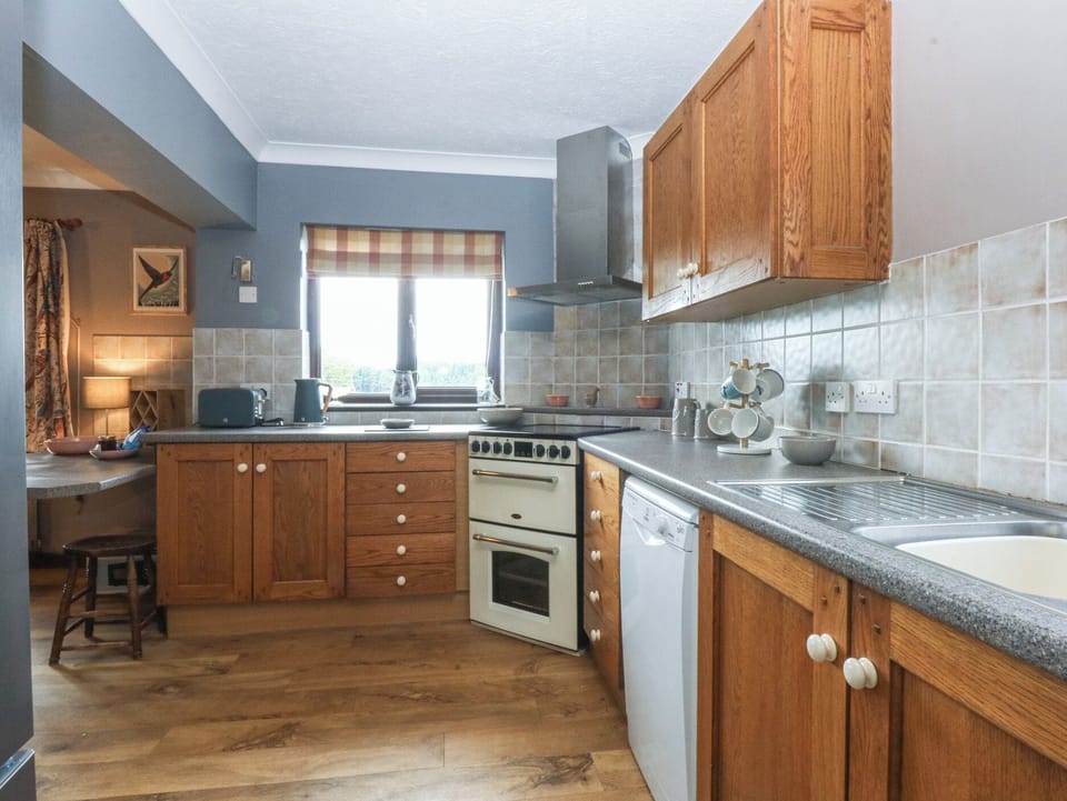 Dishwasher, cookware/dishes/utensils
