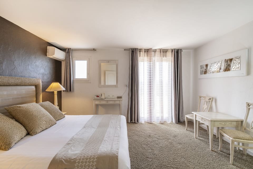 Luxury Double or Twin Room | Pillowtop beds, minibar, in-room safe, individually furnished
