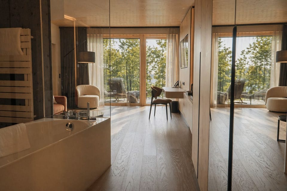 Junior Suite, Balcony, Lake View | Hypo-allergenic bedding, pillowtop beds, in-room safe, soundproofing
