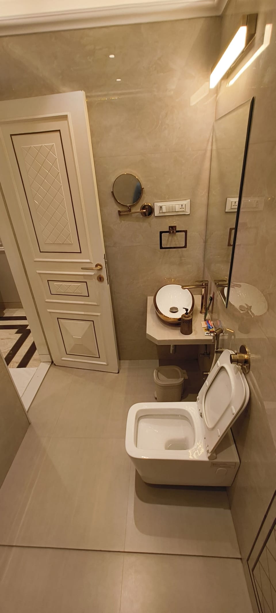 Deluxe Double Room | In-room safe, soundproofing, iron/ironing board, free WiFi