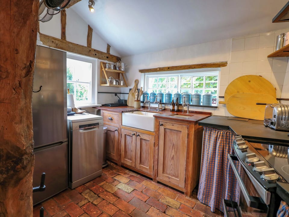 Dishwasher, cookware/dishes/utensils