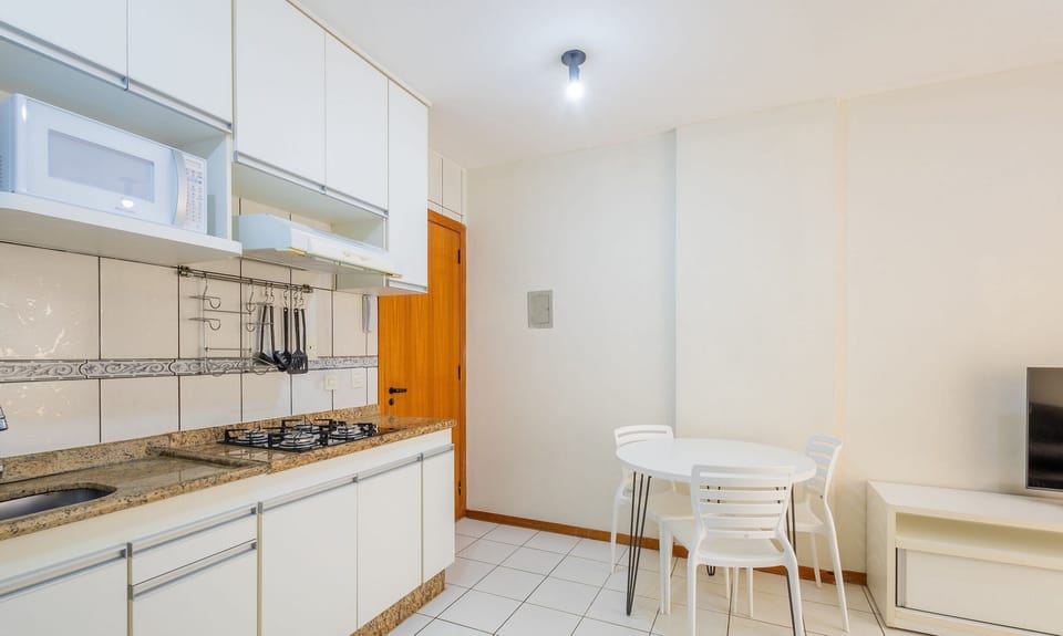 Basic Apartment | Private kitchen | Cookware/dishes/utensils