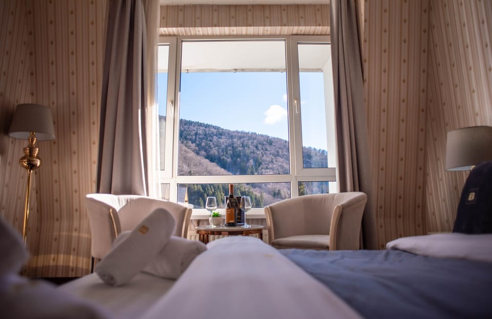 Suite | Minibar, in-room safe, desk, free WiFi