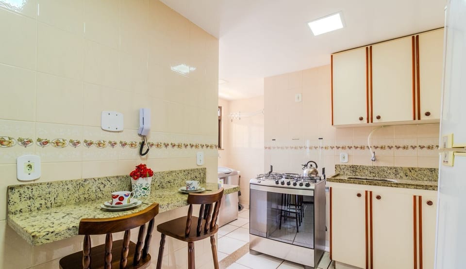 Basic Apartment | Private kitchen | Cookware/dishes/utensils