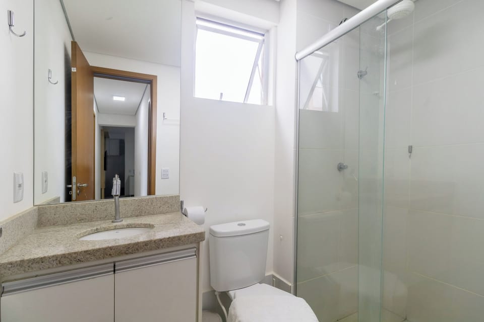 Basic Apartment | Bathroom | Free toiletries